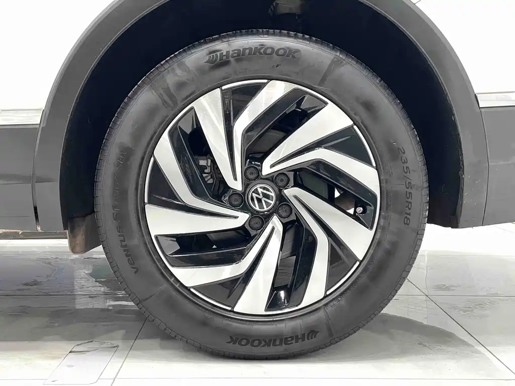 Volkswagen Tiguan L — миниатюра 11