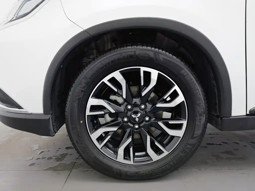 Mitsubishi Outlander — миниатюра 17