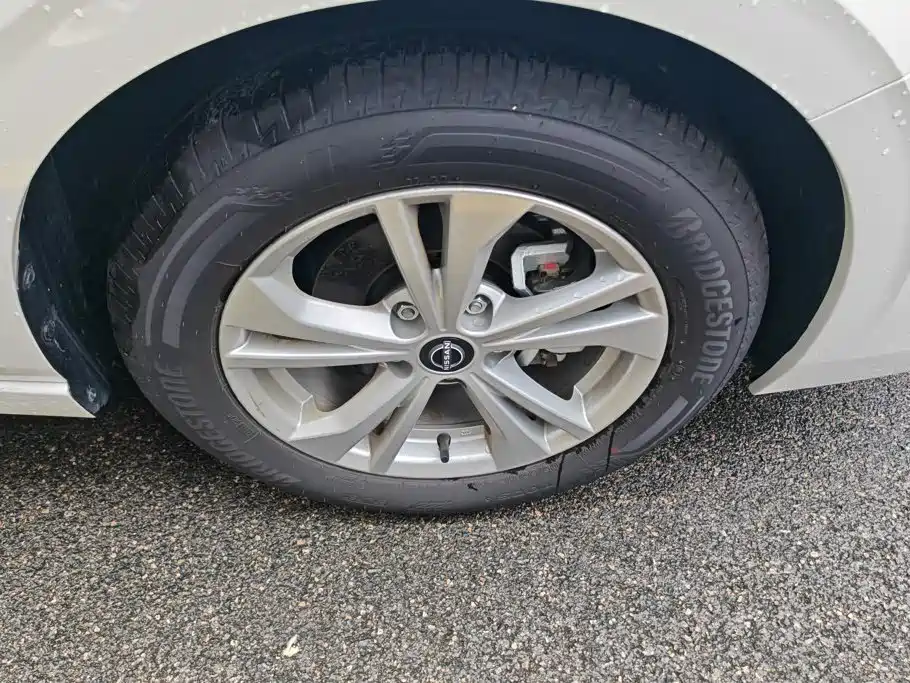 Nissan Sylphy — миниатюра 6