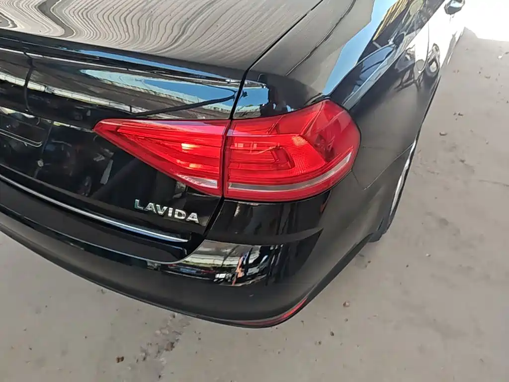 Volkswagen Lavida — миниатюра 8