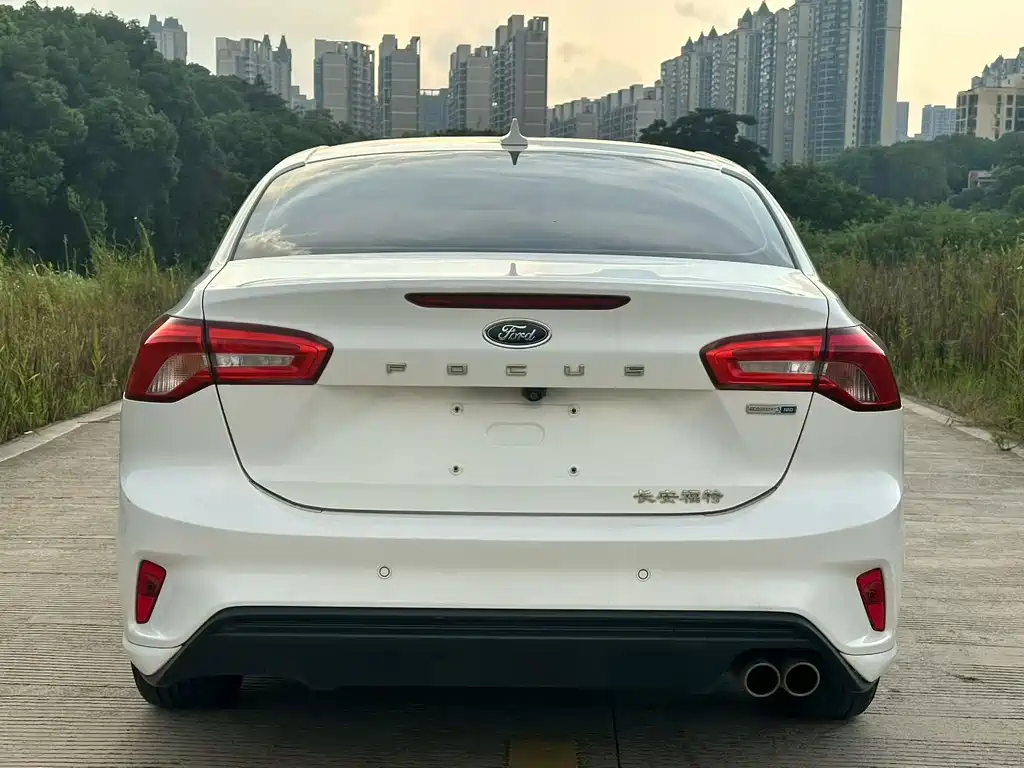 Ford Focus — миниатюра 8