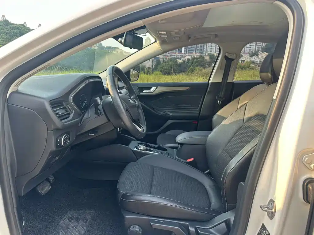 Ford Focus — миниатюра 4