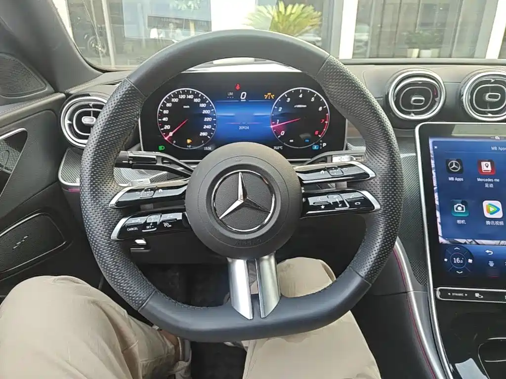 Mercedes-Benz C-Class — миниатюра 11