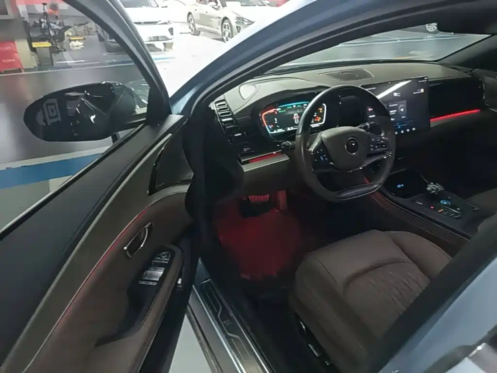 BYD Han — миниатюра 16