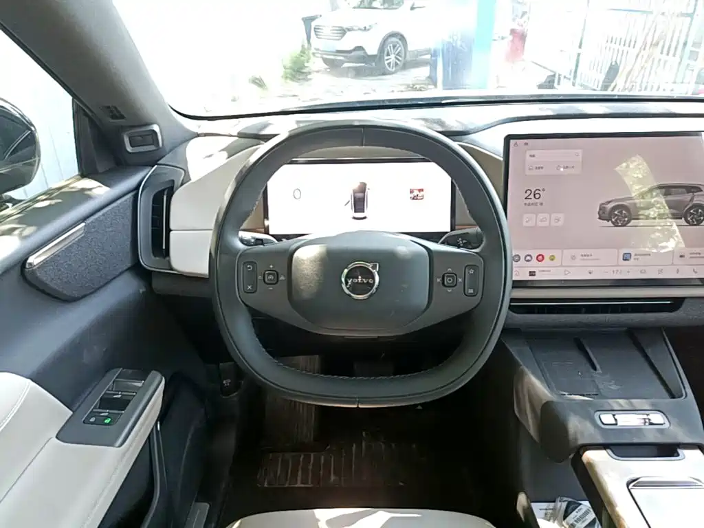 Volvo XC70 PHEV — миниатюра 11