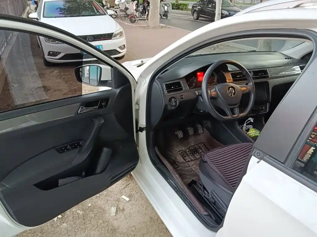 Volkswagen Santana — миниатюра 12