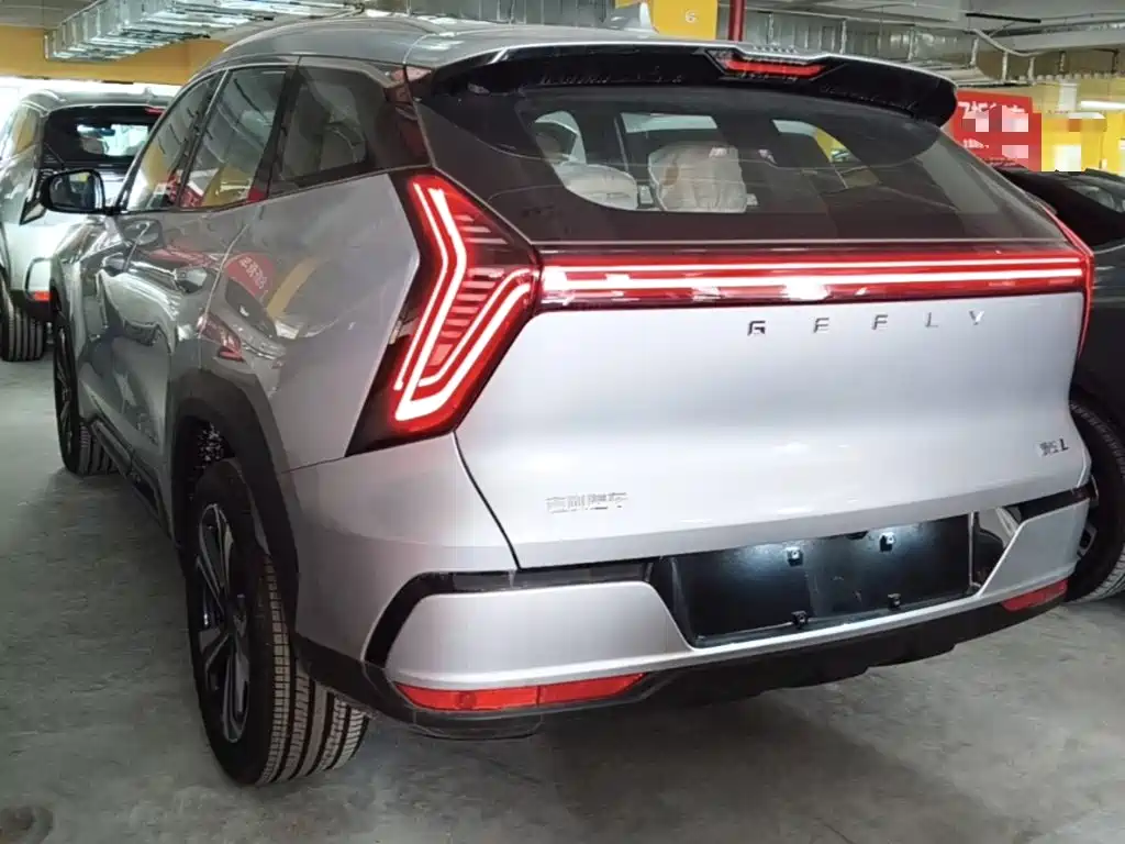 Geely Boyue L — миниатюра 5