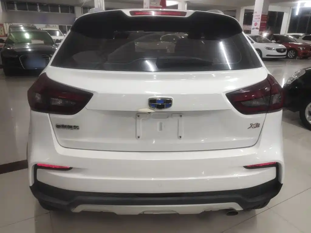 Geely Vision X3 — миниатюра 6