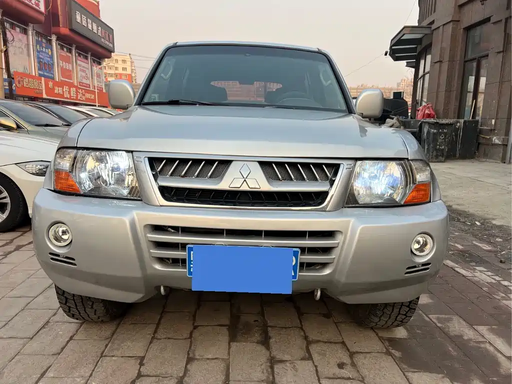 Купить Mitsubishi Pajero