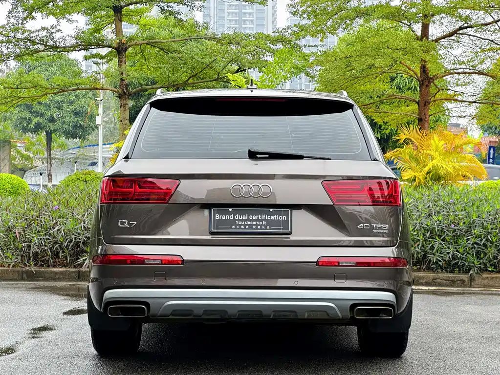 AUDI Q7