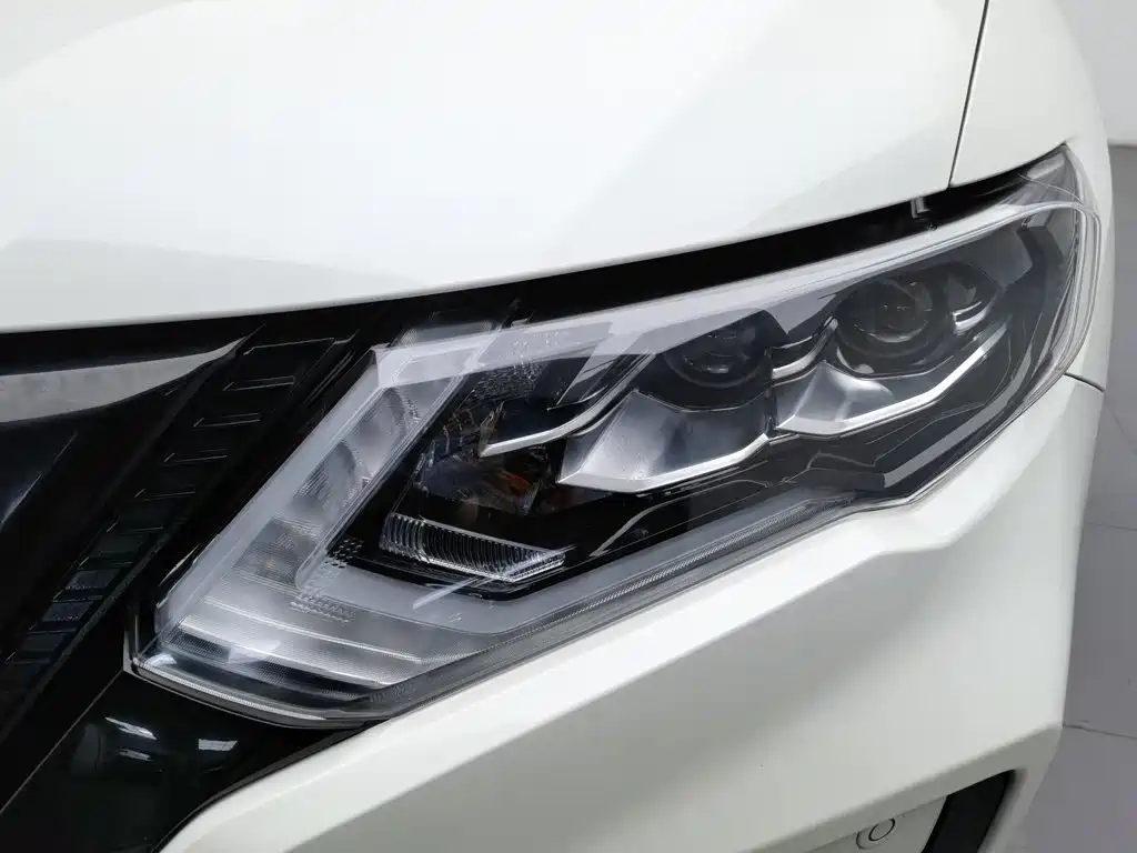 Nissan X-Trail — миниатюра 7