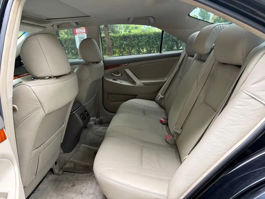 Toyota Camry — миниатюра 6
