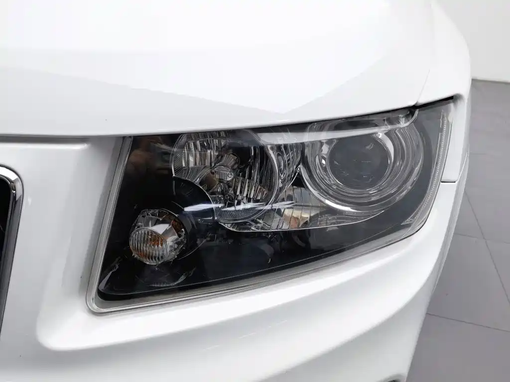 Jeep Compass (Import) — миниатюра 7