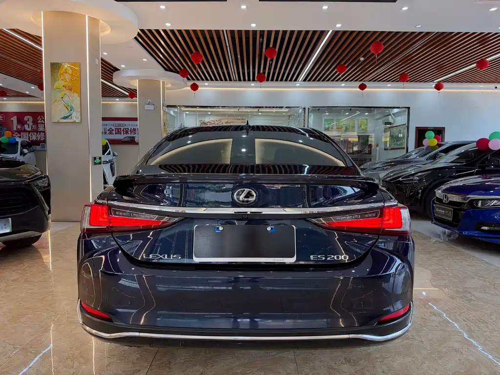Lexus ES — миниатюра 5