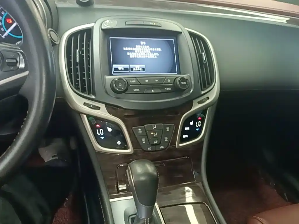Buick LaCrosse — миниатюра 13