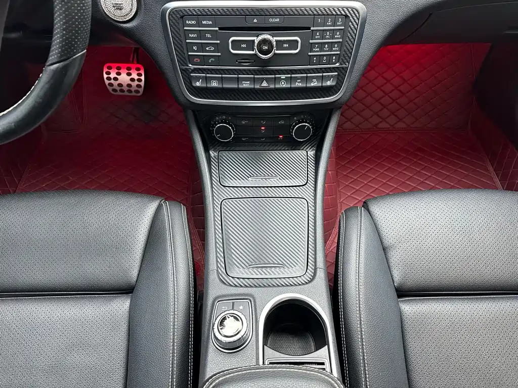 Mercedes-Benz GLA — миниатюра 21