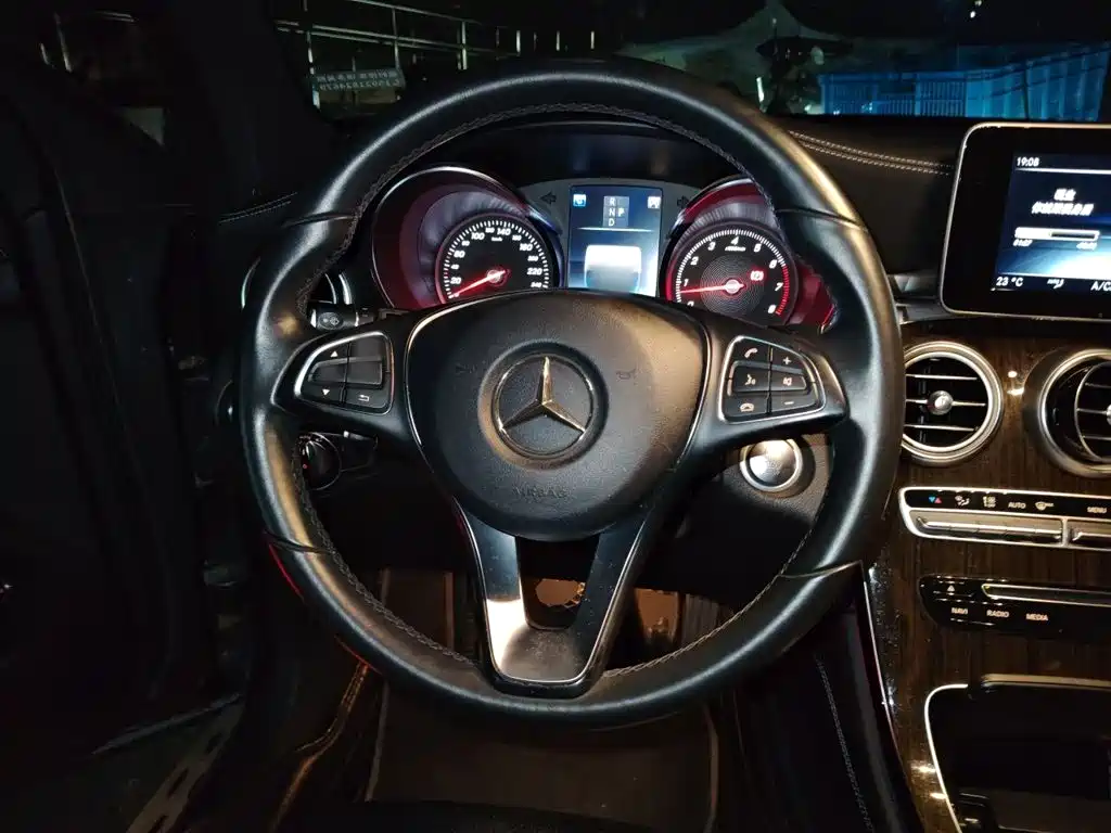Mercedes-Benz GLC — миниатюра 11