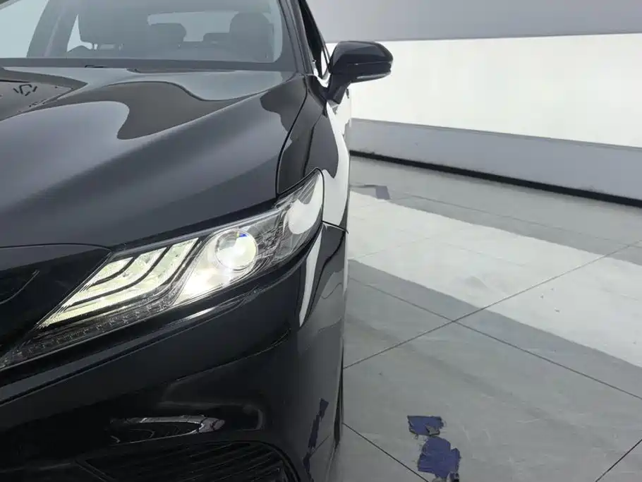 Toyota Camry — миниатюра 5