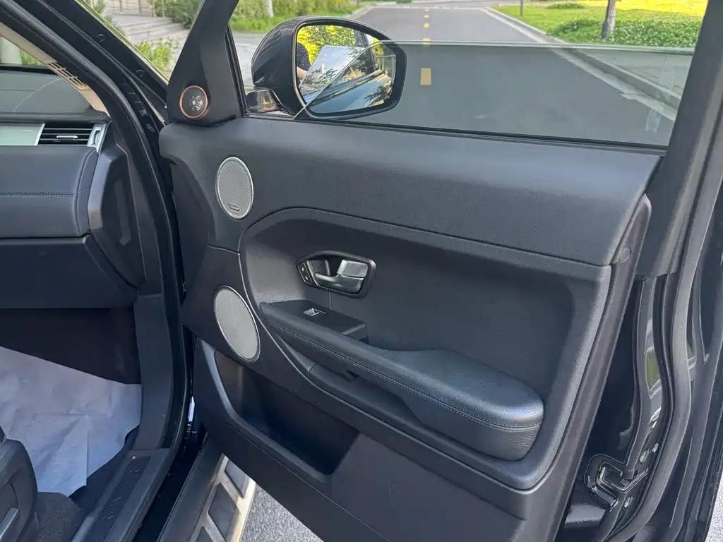 Land Rover Evoque — миниатюра 9