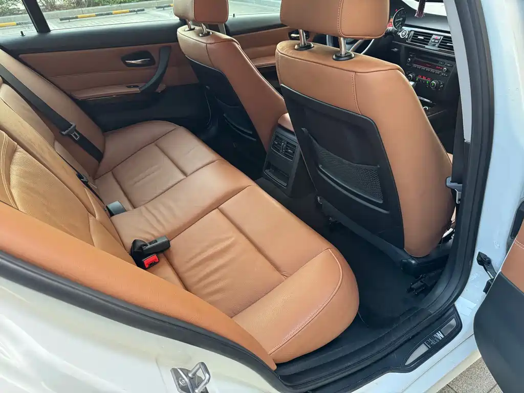 BMW 3 Series — миниатюра 8