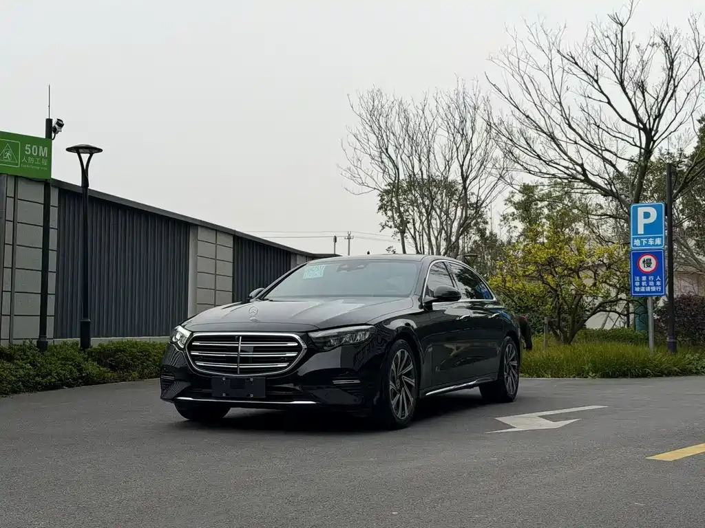 Mercedes-Benz E-Class — миниатюра 3