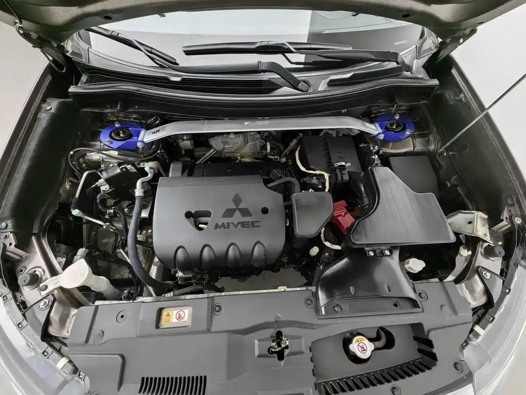 Mitsubishi Outlander — миниатюра 6
