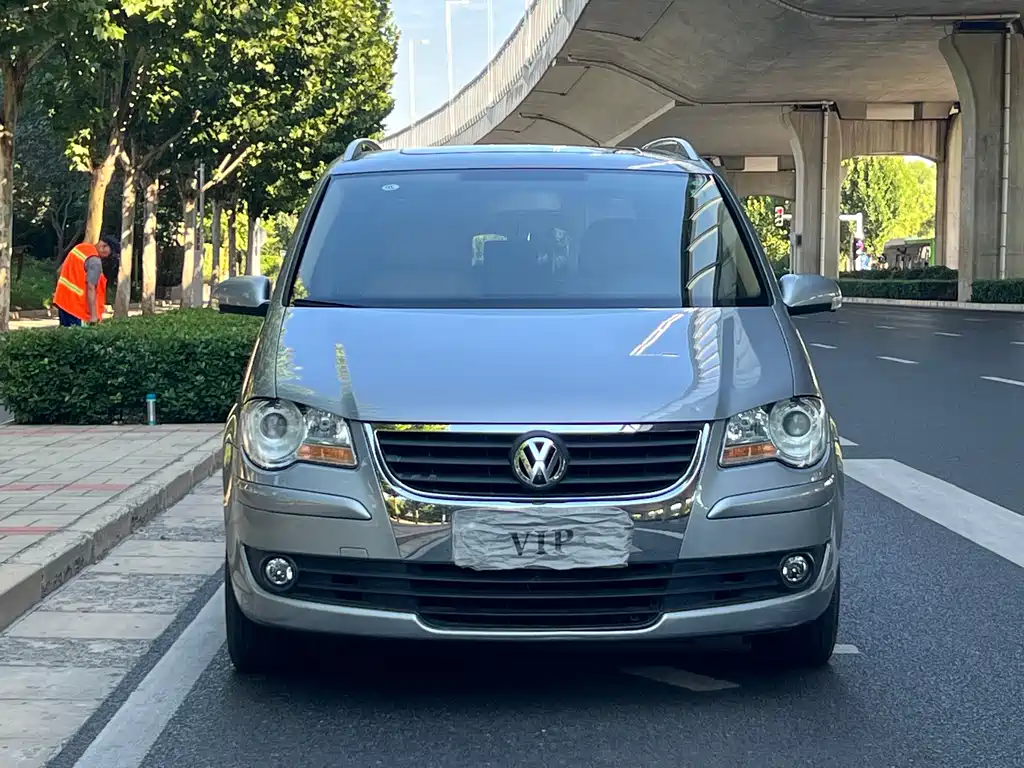 Volkswagen Touran — миниатюра 2