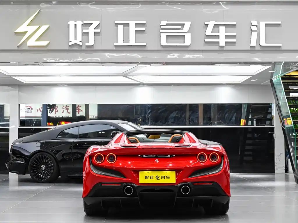 FERRARI F8