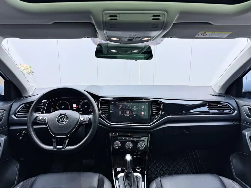 VOLKSWAGEN T ROC EXPLORING SONGS