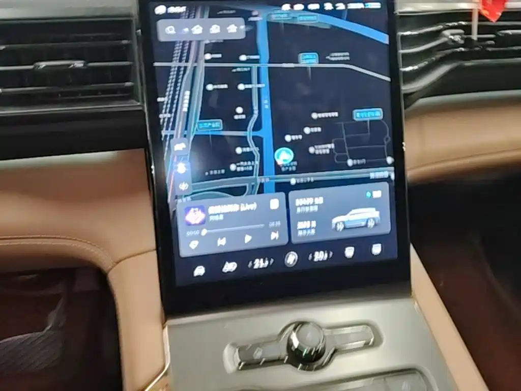 NIO ES6 — миниатюра 13