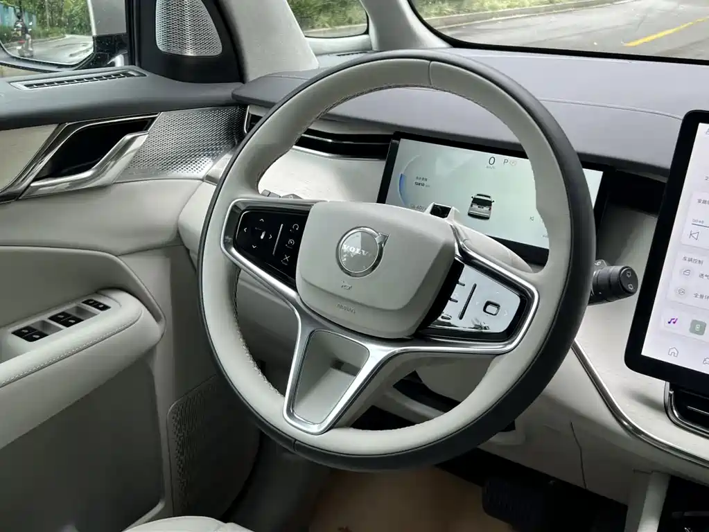 Volvo EM90 — миниатюра 14