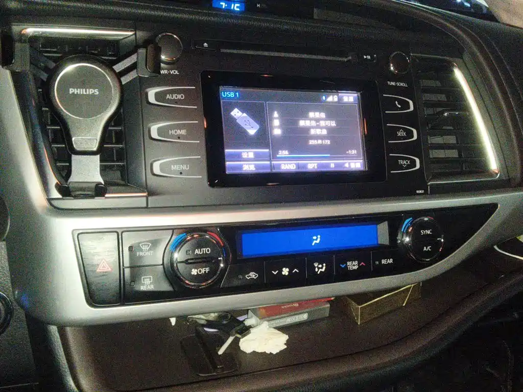 Toyota Highlander — миниатюра 14