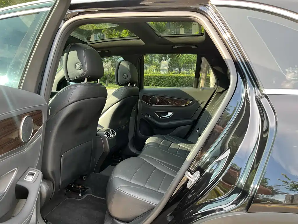Mercedes-Benz GLC — миниатюра 10