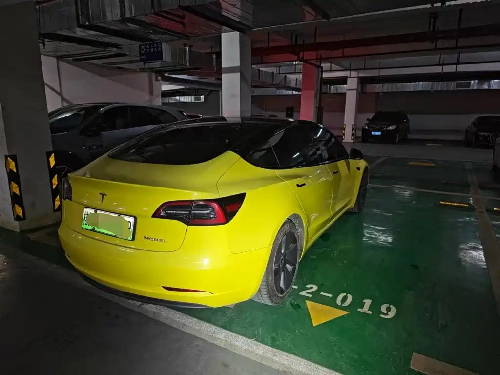 Tesla Model 3 — миниатюра 2