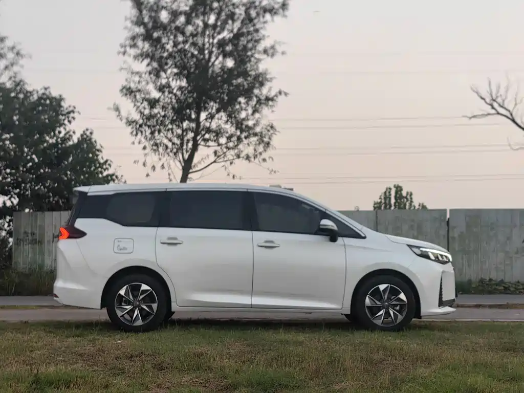 GAC Motor Trumpchi M6 — миниатюра 4