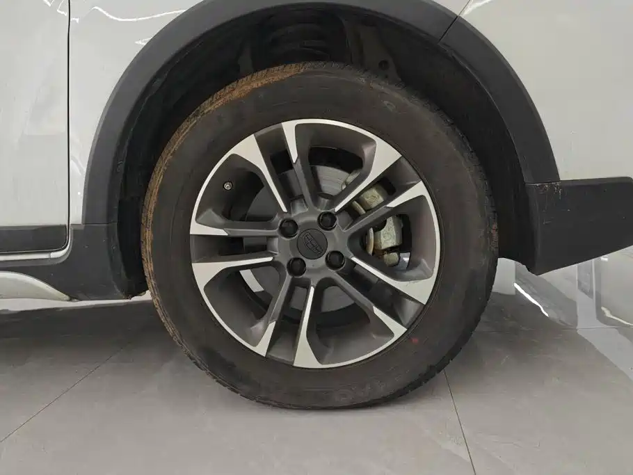 Geely Vision X3 — миниатюра 6