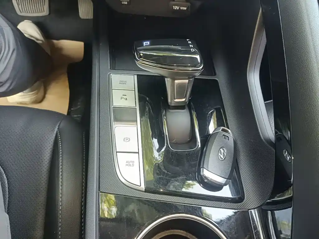 Hyundai Elantra — миниатюра 14