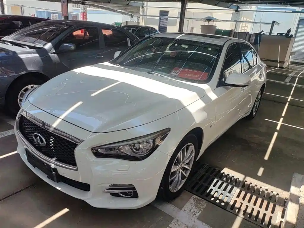 Купить Infiniti Q50L