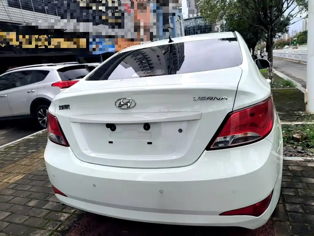 Hyundai Verna — миниатюра 6