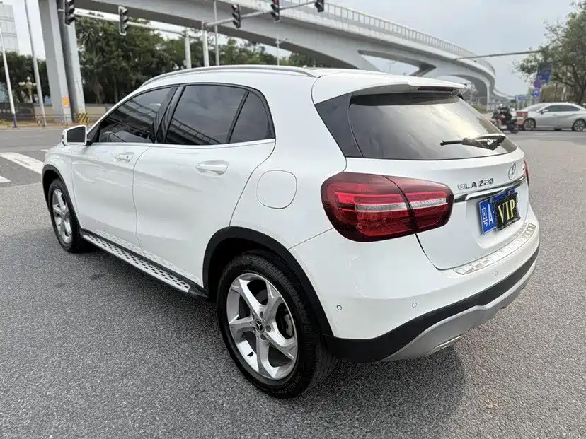 Mercedes-Benz GLA — миниатюра 7