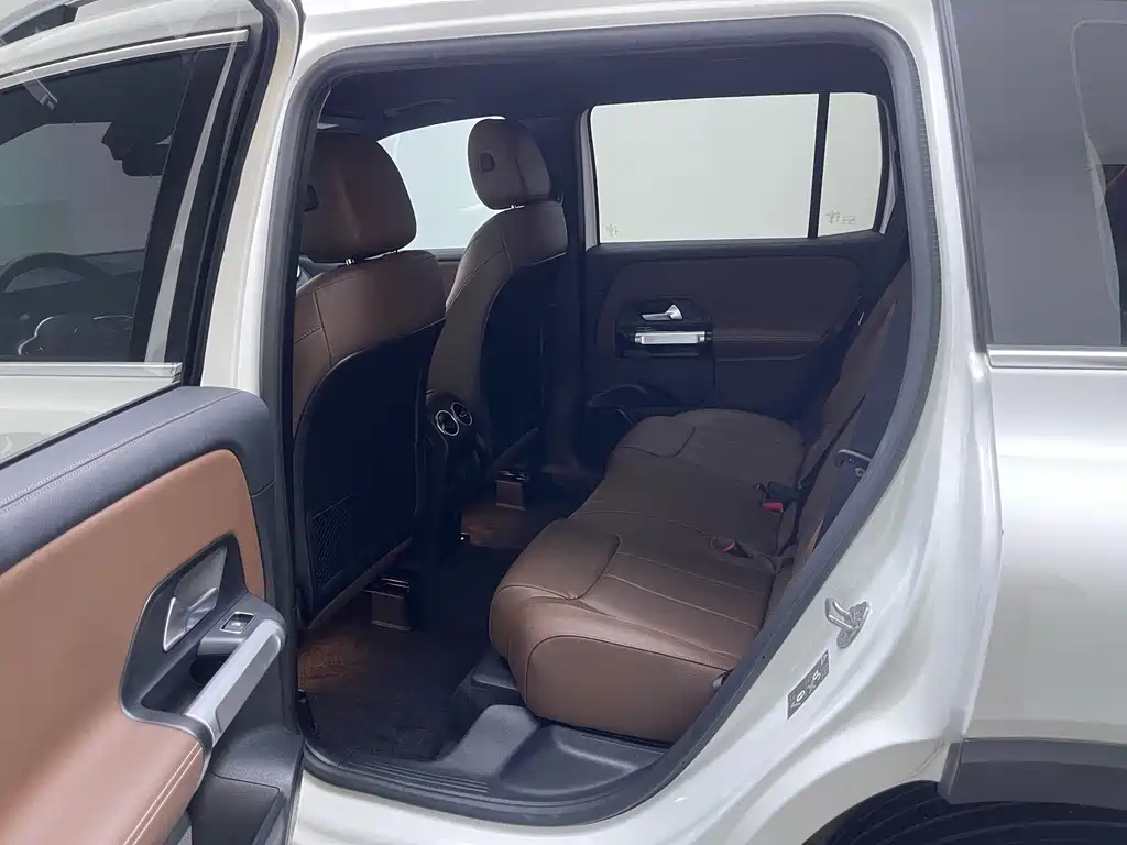 Mercedes-Benz GLB — миниатюра 14