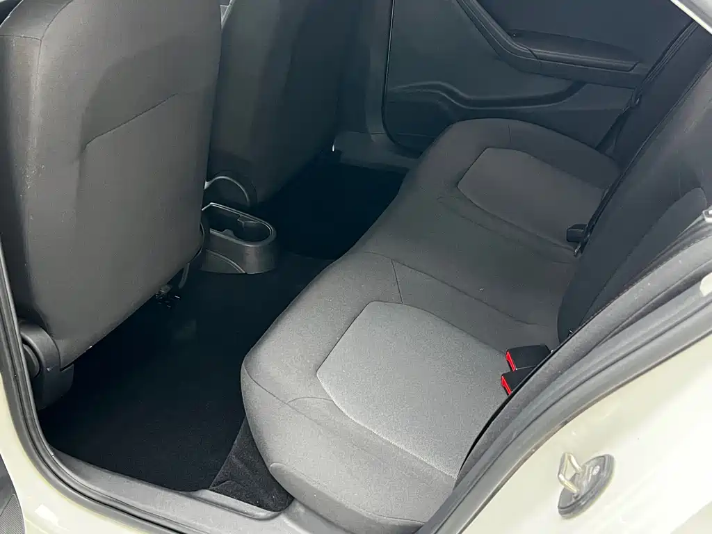 Volkswagen Jetta — миниатюра 20