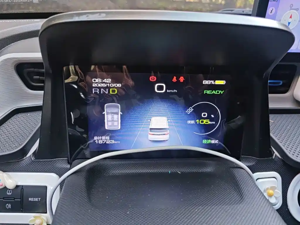 Wuling MINIEV — миниатюра 7
