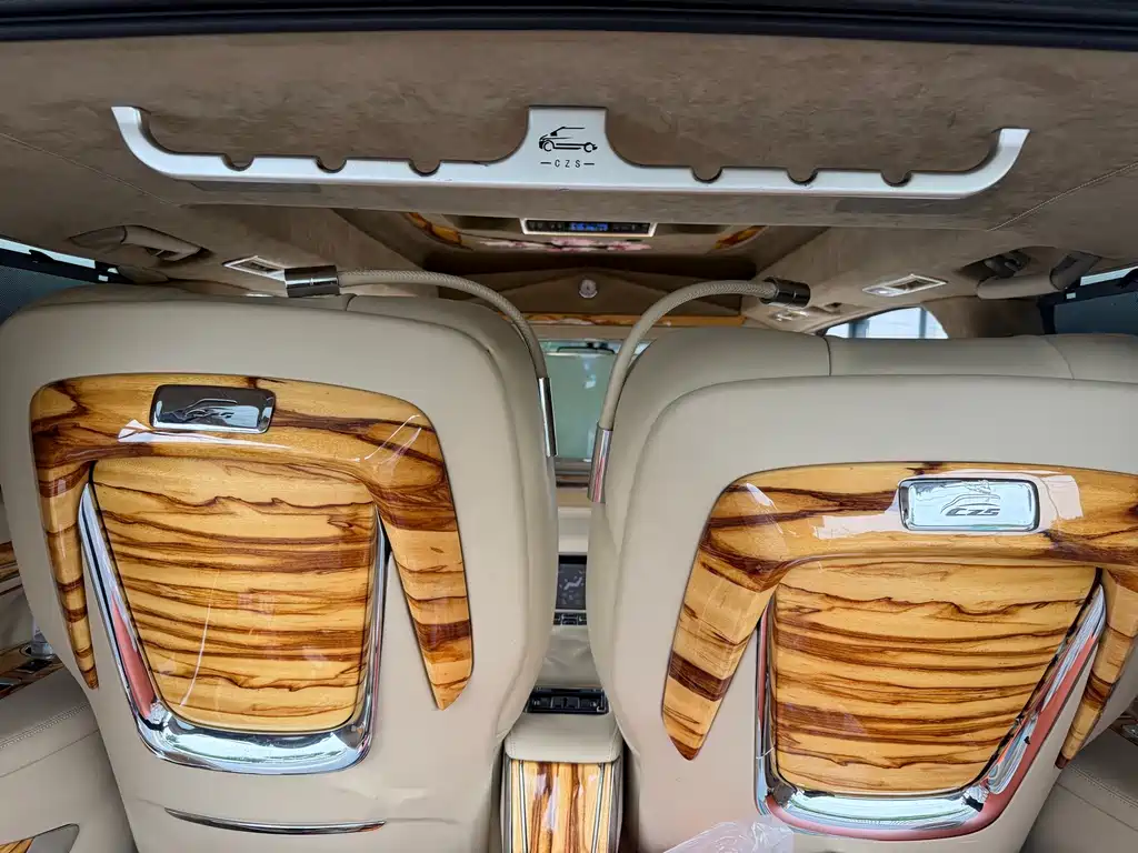 Toyota Alphard — миниатюра 12