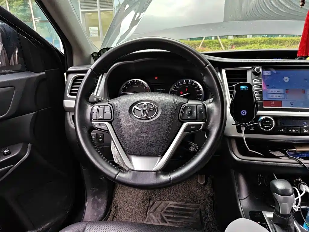 Toyota Highlander — миниатюра 6