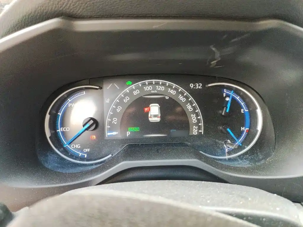 Toyota RAV4 — миниатюра 4