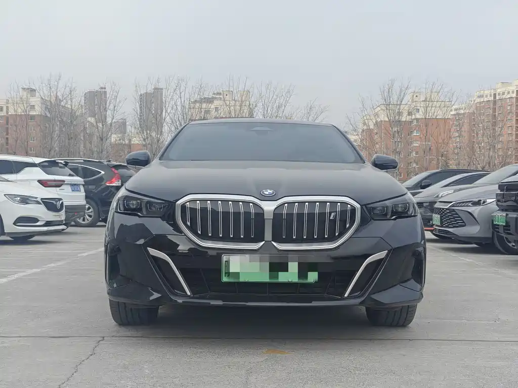 BMW I5