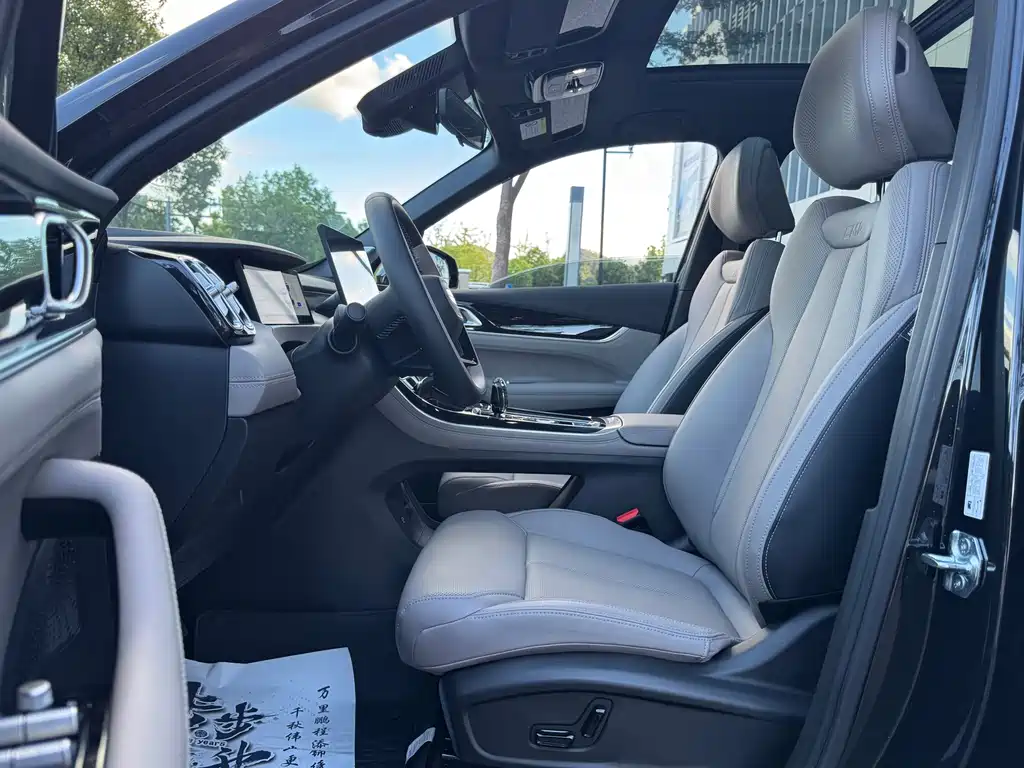 Geely Boyue L — миниатюра 11