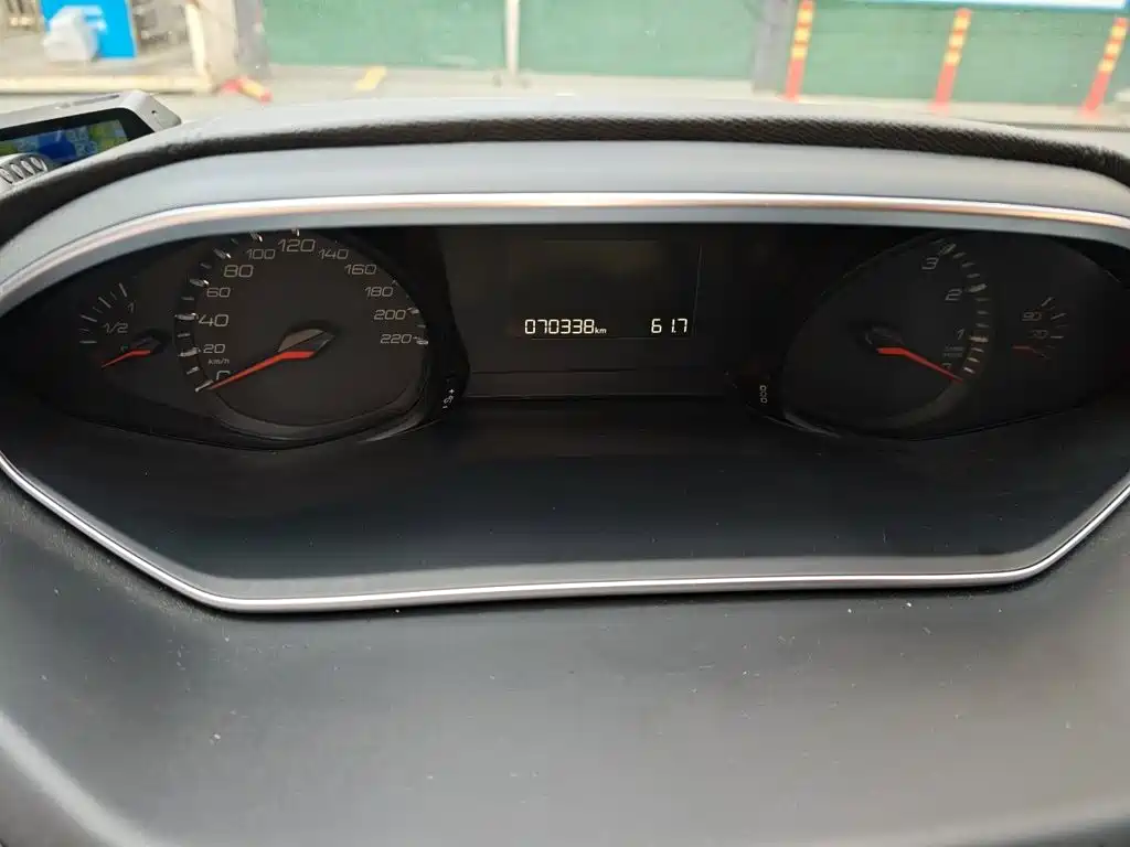 Peugeot 308 — миниатюра 7