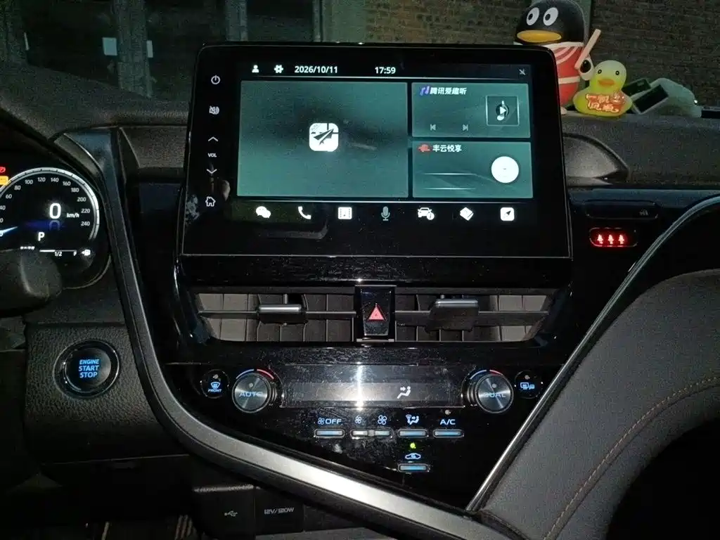 Toyota Camry — миниатюра 9